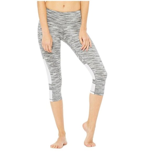 ALO Yoga Leggings M Oasis Capri in White Space Dye /White Athletic Athleisure - Picture 3 of 16